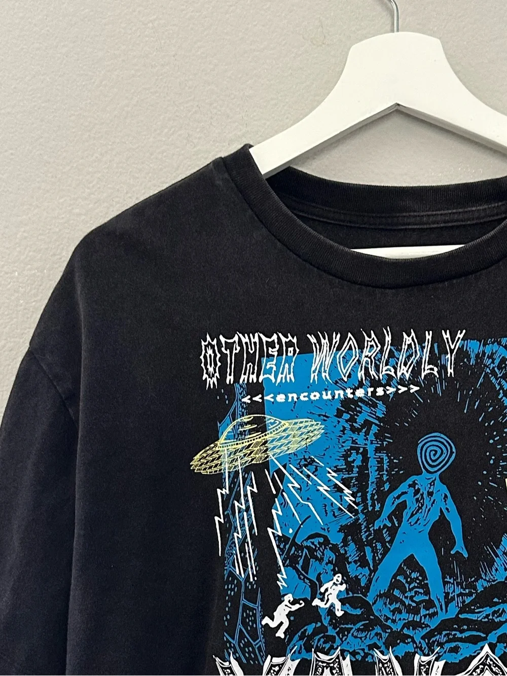 Vans Alien Relaxed Crop Top size Small - Picture 4 of 7
